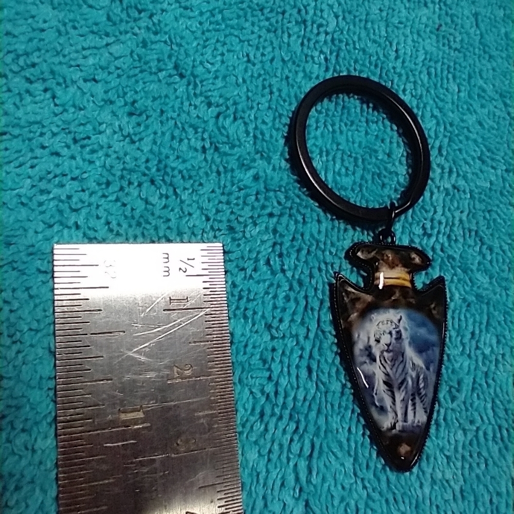 Black keychain white tiger lightning storm jewelry - Picture 3 of 3